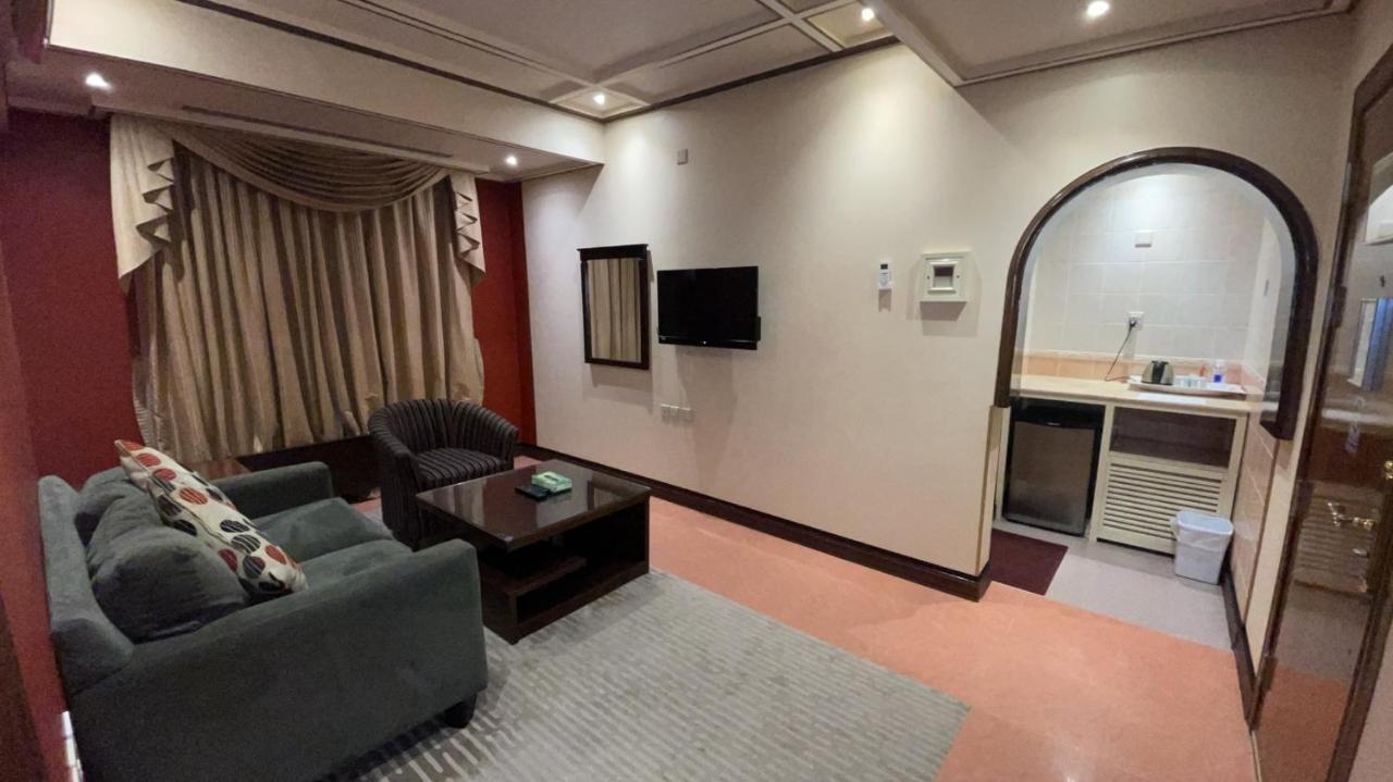 Al Mansour Grand Hotel Hafar Al-Batin Exterior photo